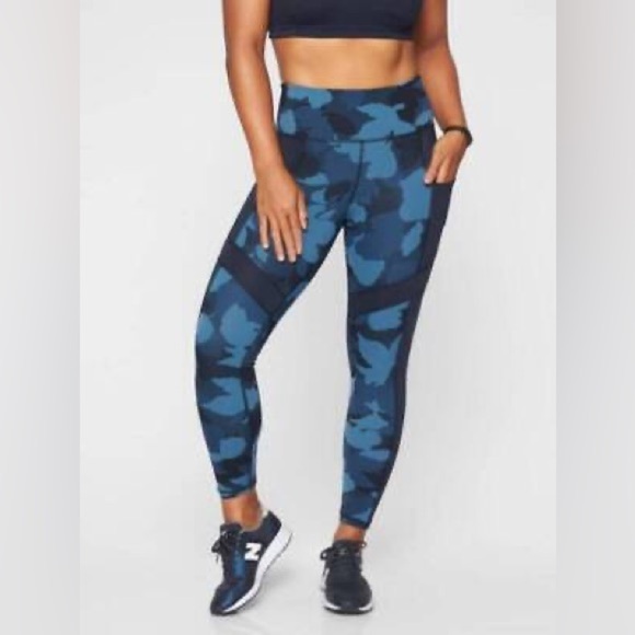Athleta All In 7/8 Leggings Blue Camouflage Size Medium Tonal Blue Zip Pocket - Picture 1 of 7